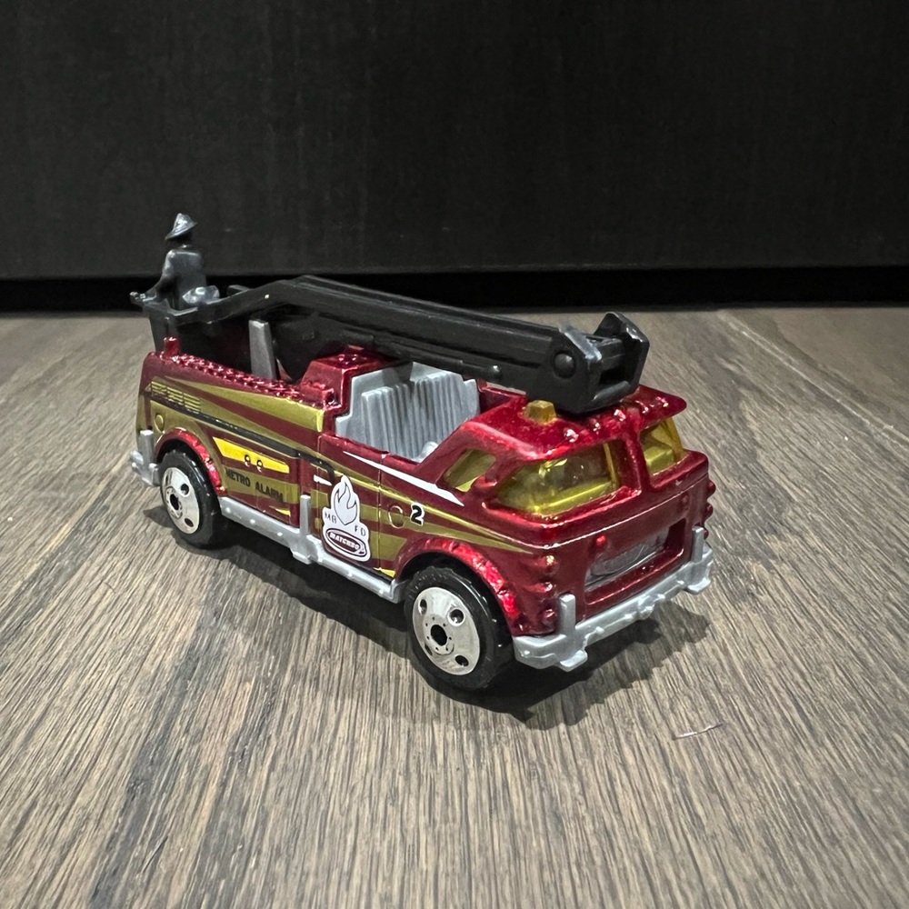 Vintage 2001 Matchbox MBFD Bucket Fire Truck Toy Collectible